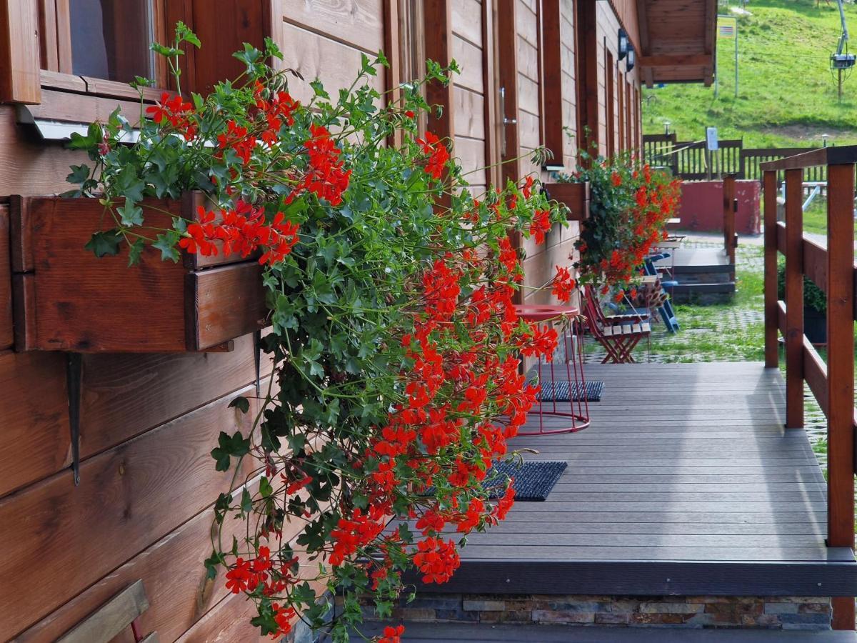 Sport-Hotel Sibenicni Vrch Mnichovice Exteriör bild