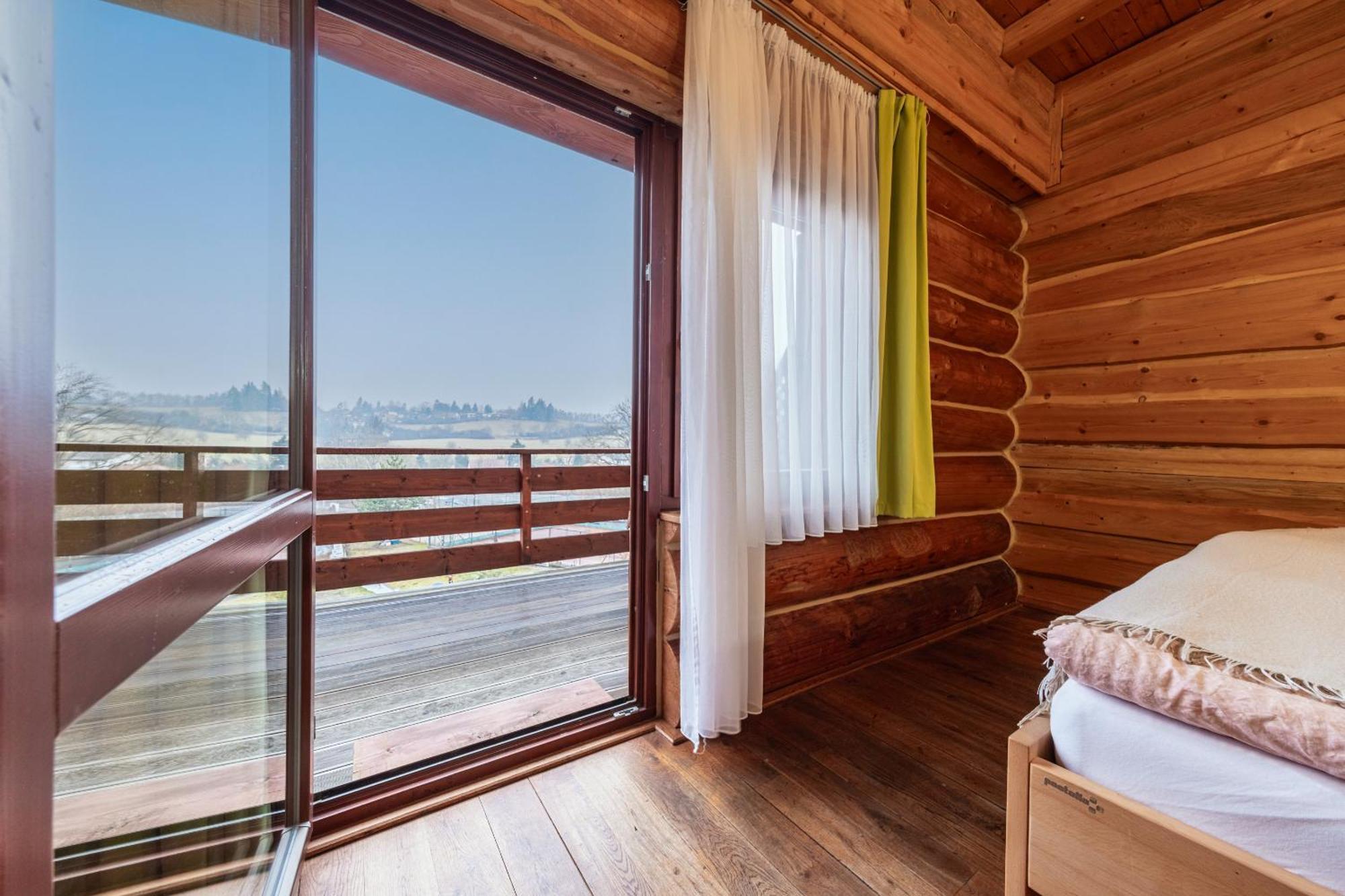 Sport-Hotel Sibenicni Vrch Mnichovice Exteriör bild