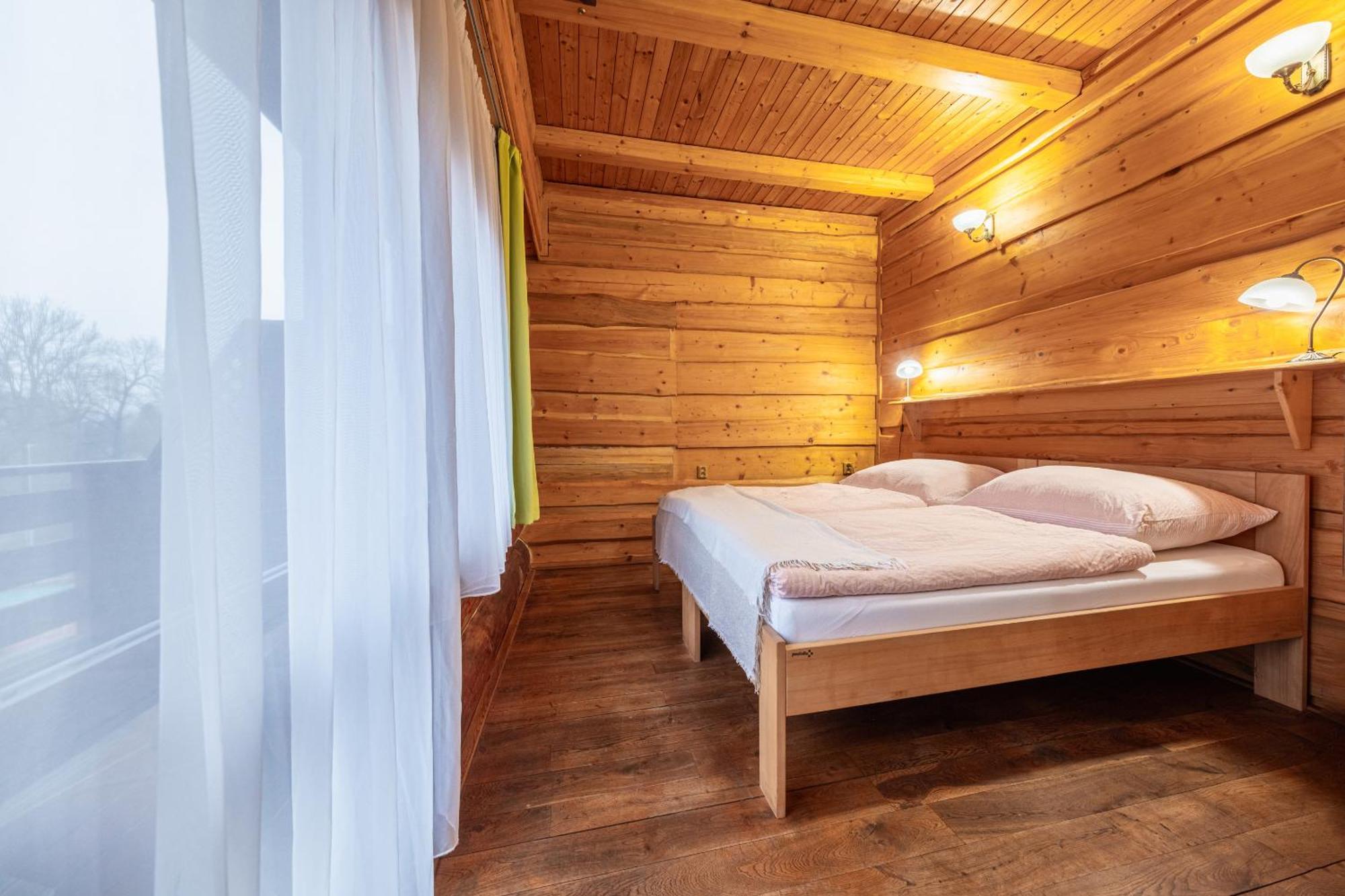 Sport-Hotel Sibenicni Vrch Mnichovice Exteriör bild