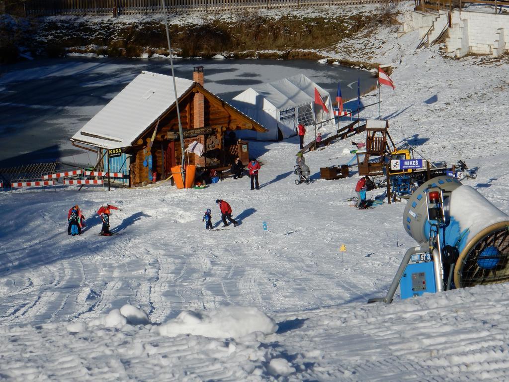 Sport-Hotel Sibenicni Vrch Mnichovice Exteriör bild