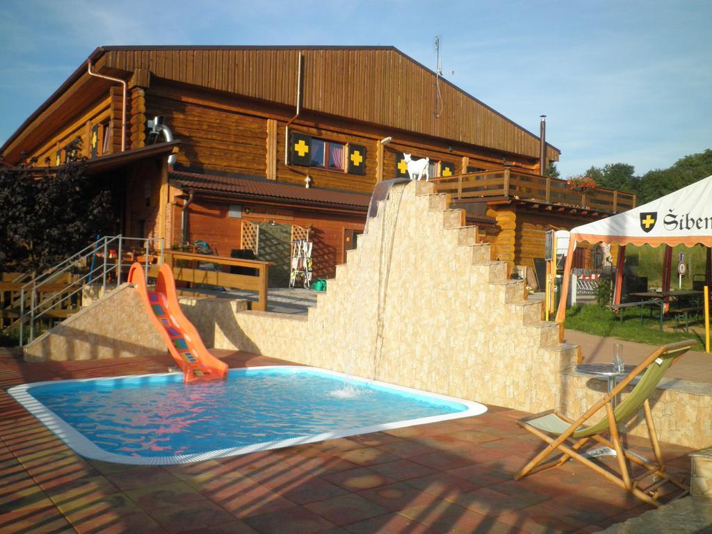 Sport-Hotel Sibenicni Vrch Mnichovice Exteriör bild