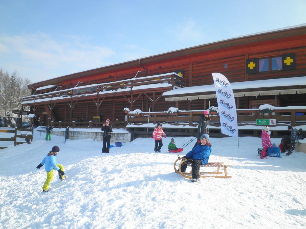 Sport-Hotel Sibenicni Vrch Mnichovice Exteriör bild