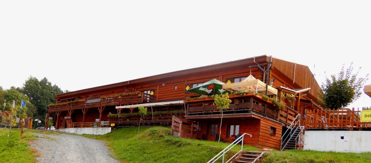 Sport-Hotel Sibenicni Vrch Mnichovice Exteriör bild