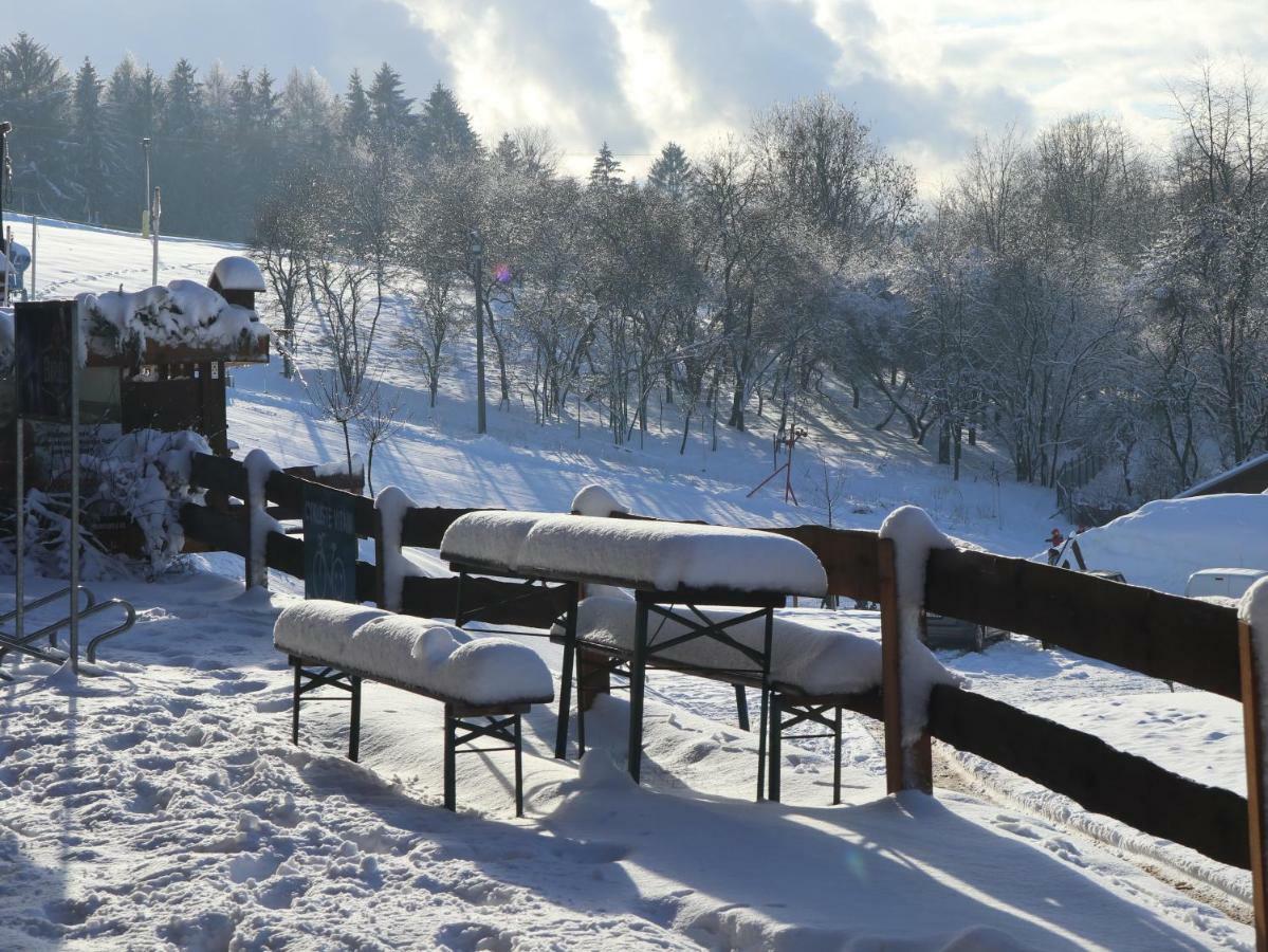 Sport-Hotel Sibenicni Vrch Mnichovice Exteriör bild