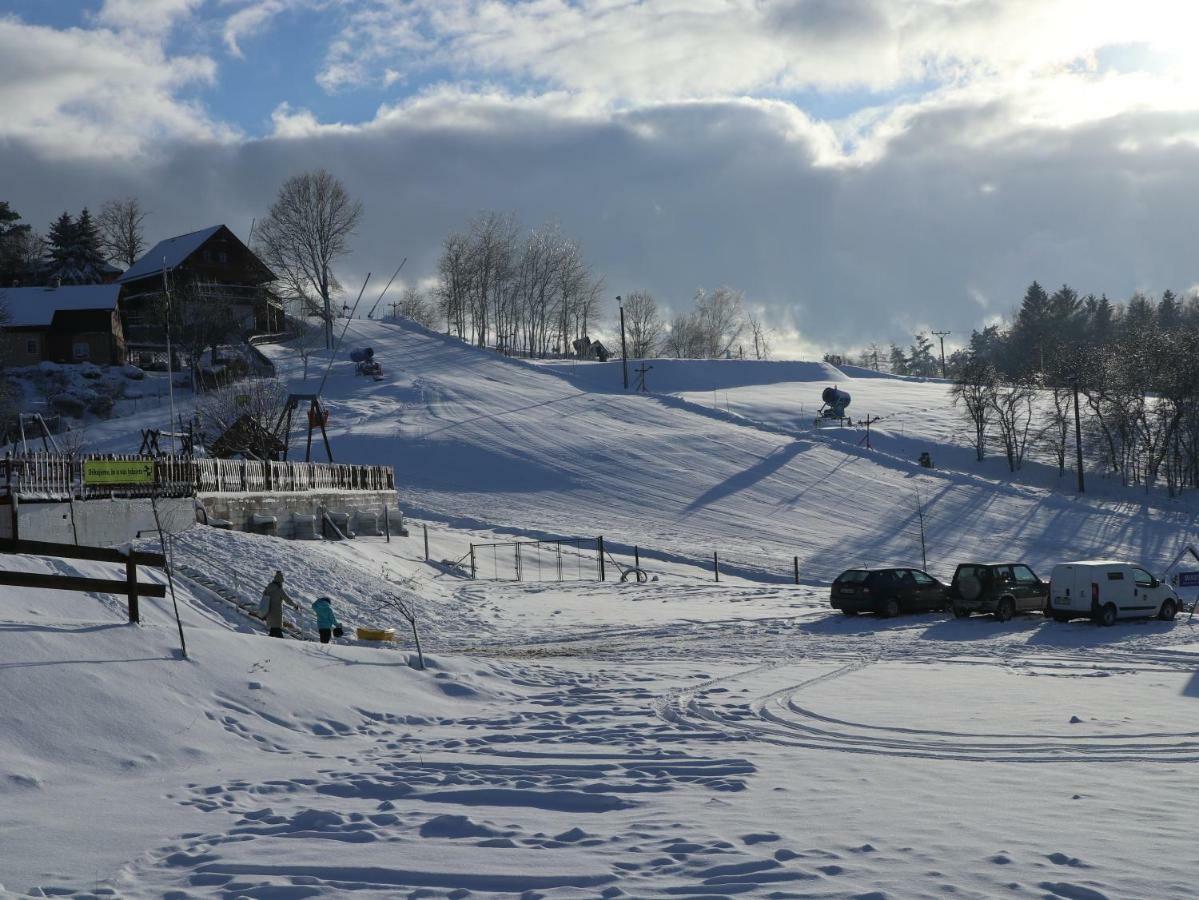 Sport-Hotel Sibenicni Vrch Mnichovice Exteriör bild