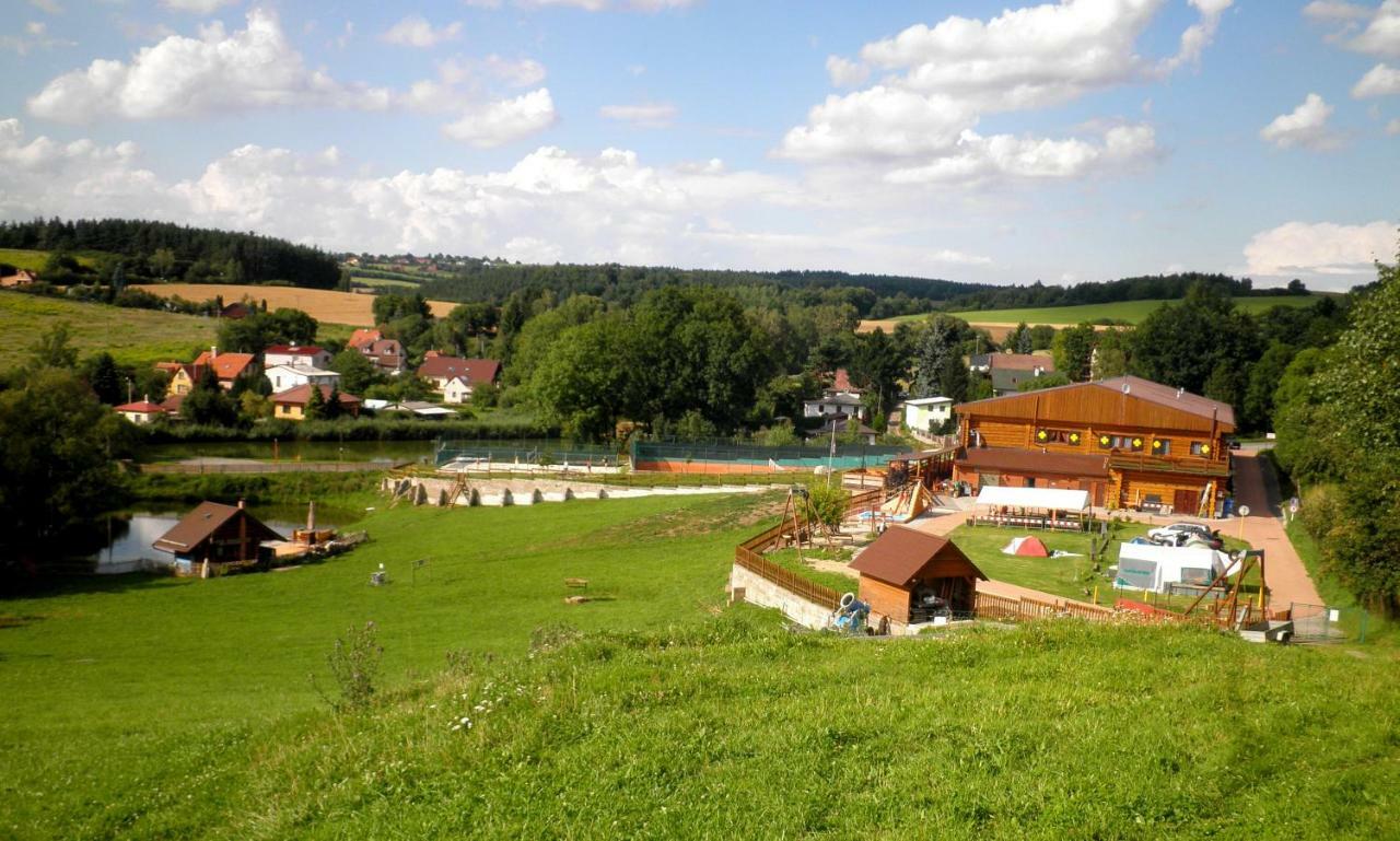 Sport-Hotel Sibenicni Vrch Mnichovice Exteriör bild