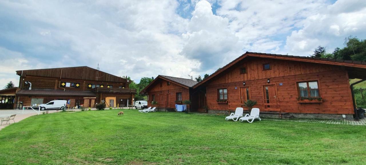 Sport-Hotel Sibenicni Vrch Mnichovice Exteriör bild